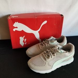 Women's Puma Retro Runner NIB